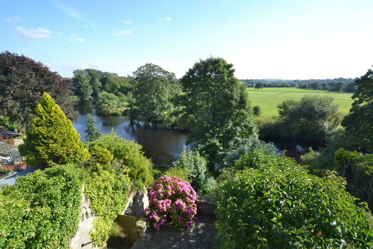 Riverside Cottage Уедърби Екстериор снимка